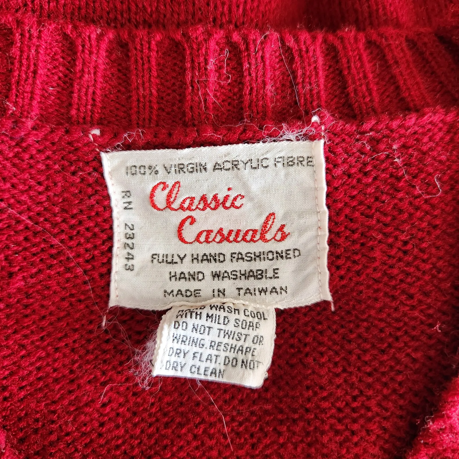 Vintage 70s Classic Casuals Red White Knit V Neck Sleeveless Sweater Vest XS - Image 5