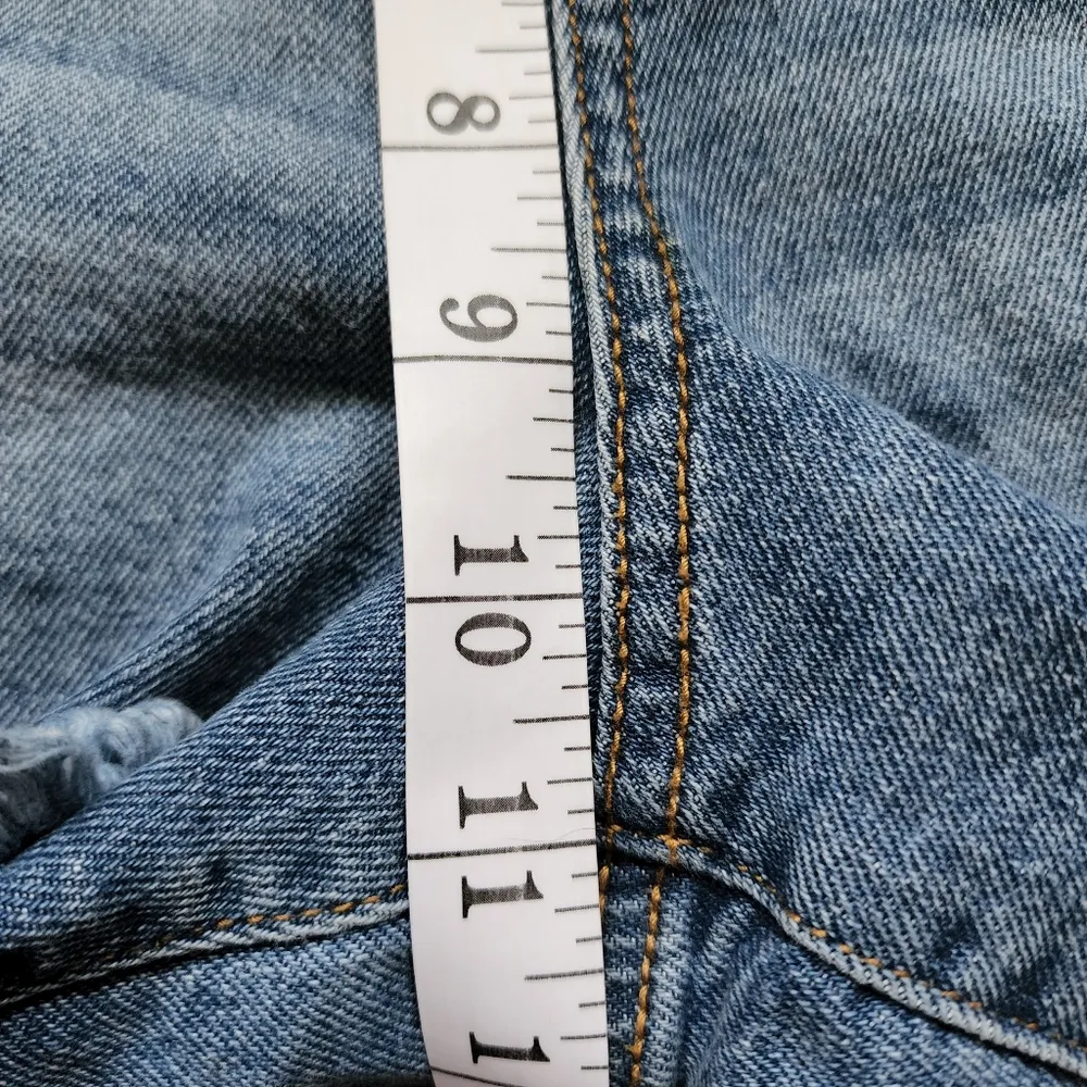 Kendall & Kylie Icon distressed denim shorts size 29 - Image 9