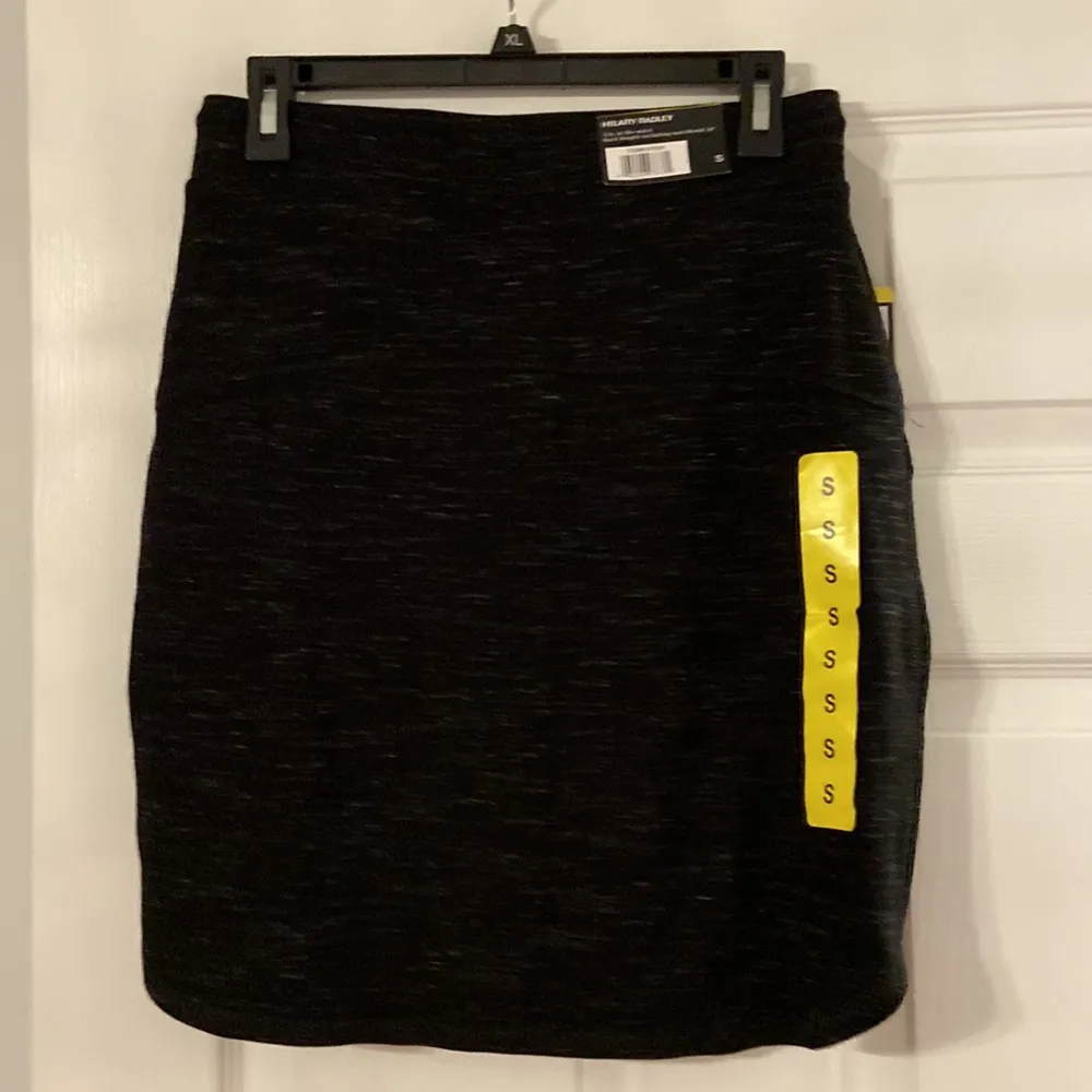 Hilary Radley Skirt brand new with tag very soft length 19” - Image 4
