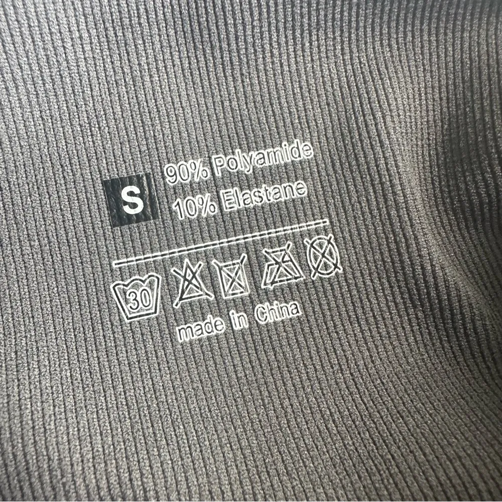 Halara Women's Gray Booty Scruching Cropped Leggings, NWOT - Image 6