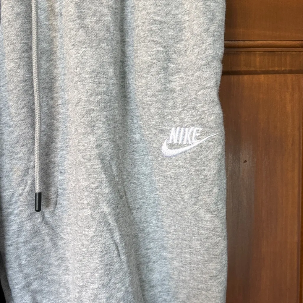 Nike Heather Gray Joggers Size Medium Great - Image 4