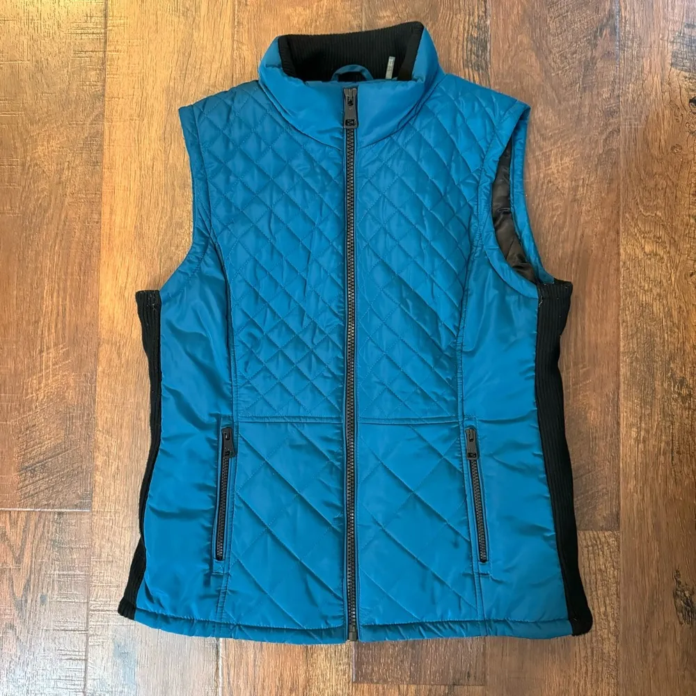 Andrew Marc  teal quilted vested, size L - Image 5