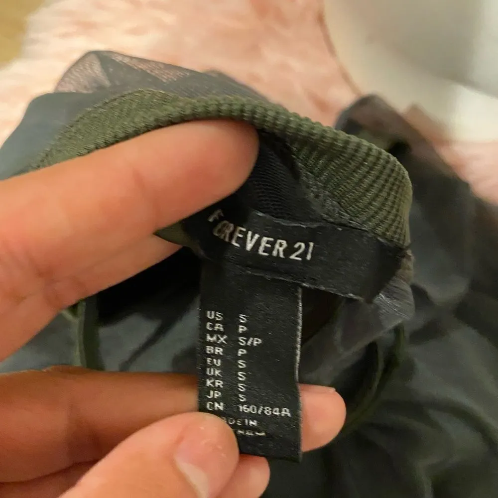 Olive green laced dress - Image 5