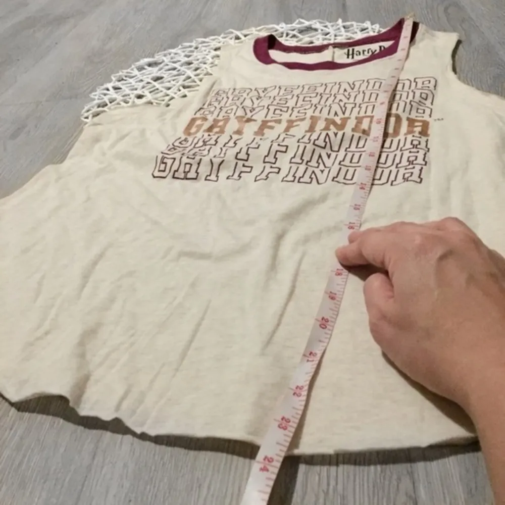 NWOT Gryffindor Tank Top Tee  Gym New - Image 5