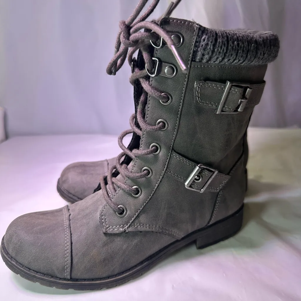 Stylish Gray Combat Boots for Women Size 6.5 - Image 10