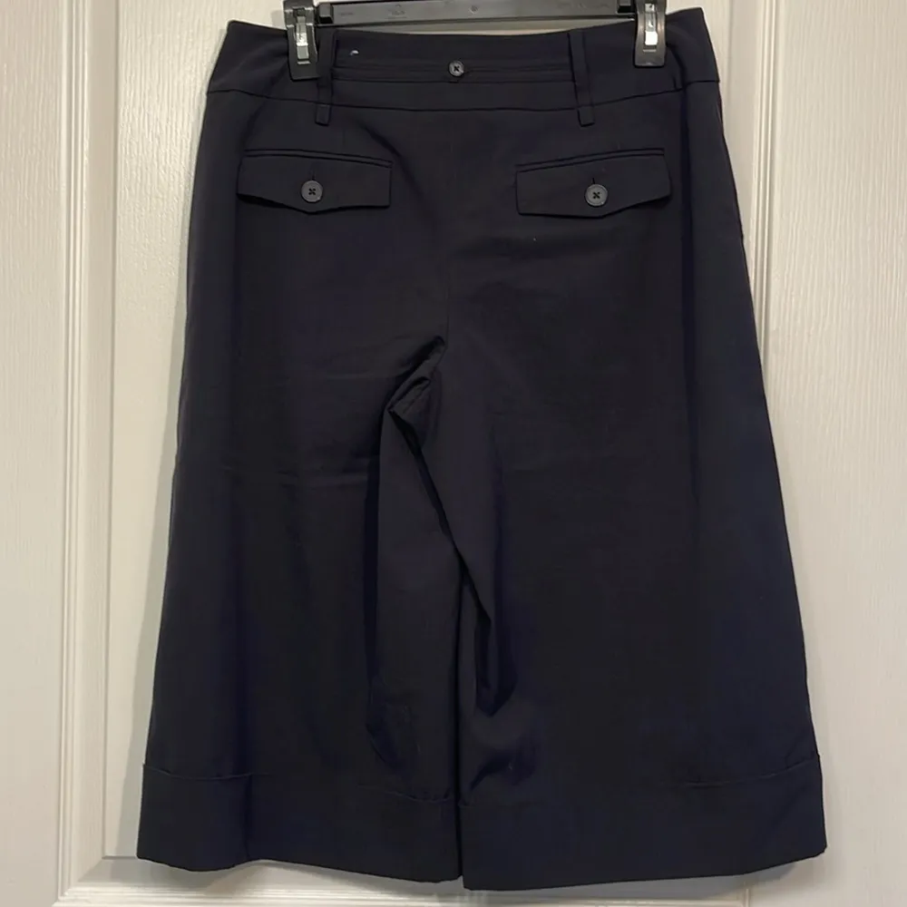 Ann Taylor LOFT Bermuda Black Cuffed Cropp Short Pant Style Ann Size 6 EUC #7249 - Image 4