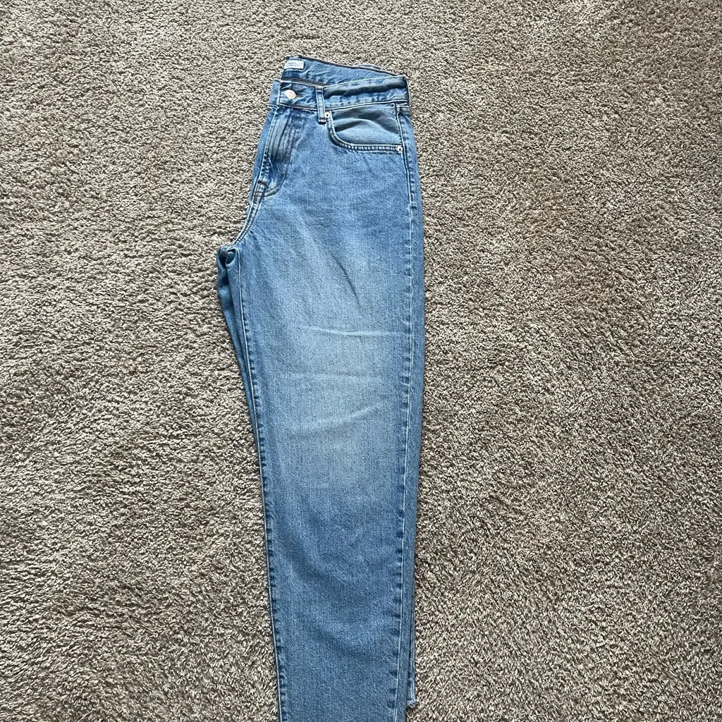 FOREVER 21 High Rise Crop Denim Jeans Sz 30 - Image 2