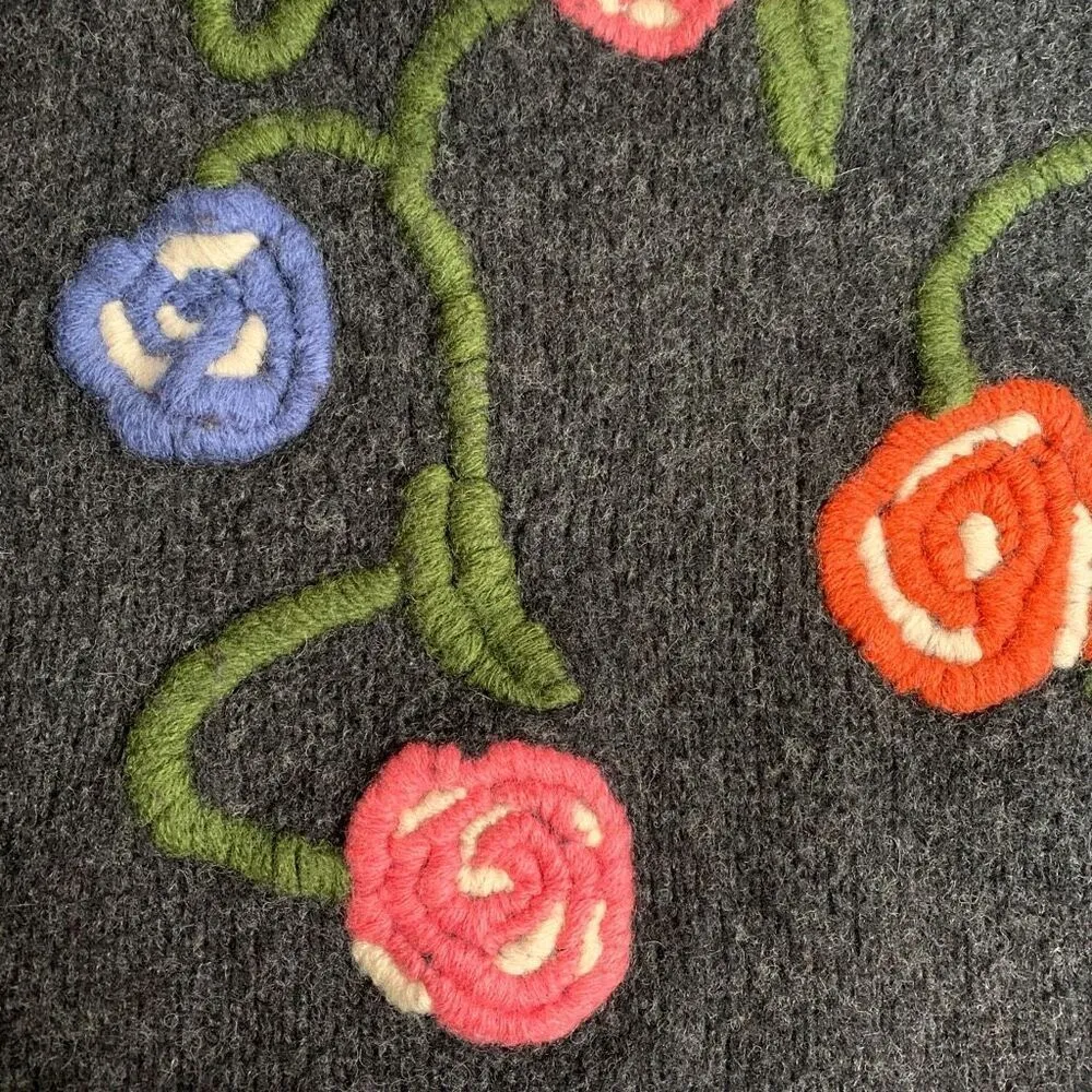 Vintage Esprit Gray Wool Floral Embroidered Crewneck Ribbed Knit Sweater - Image 9