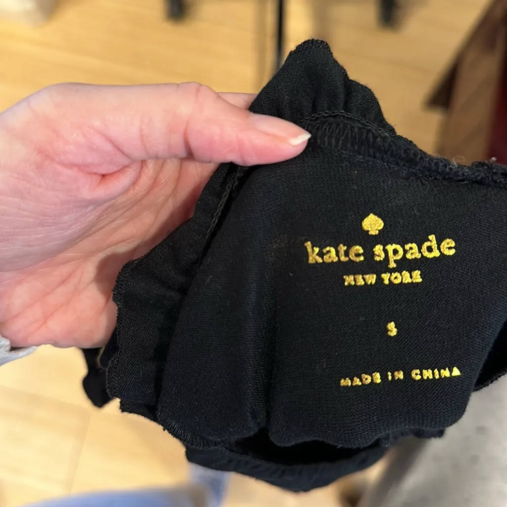 Embroidered 3/4 sleeve top - Image 4