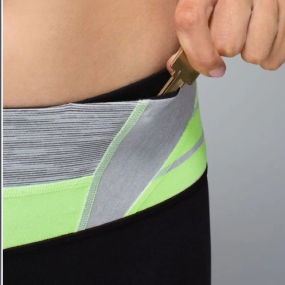 Lululemon Wunder Under Crop in Black & Quilt Spring 6 - Image 12