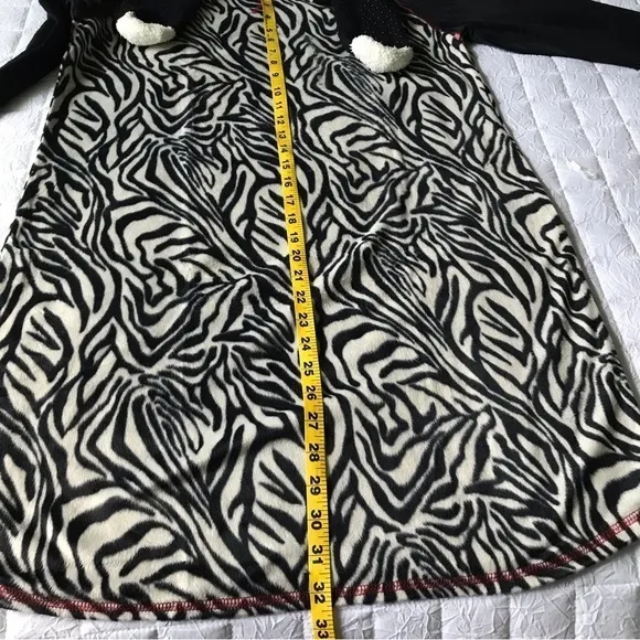 New Sleep Chic Sleep Medium Shirt‎ & Cozy Socks White - Image 10