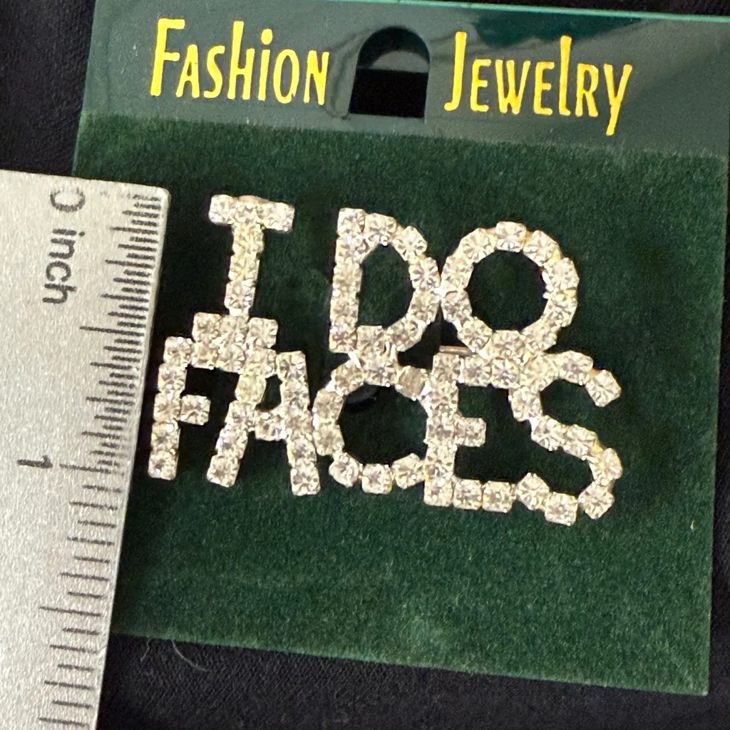 Fashion Crystal brooch I DO FACES makeup artist NEW Silver - Image 3