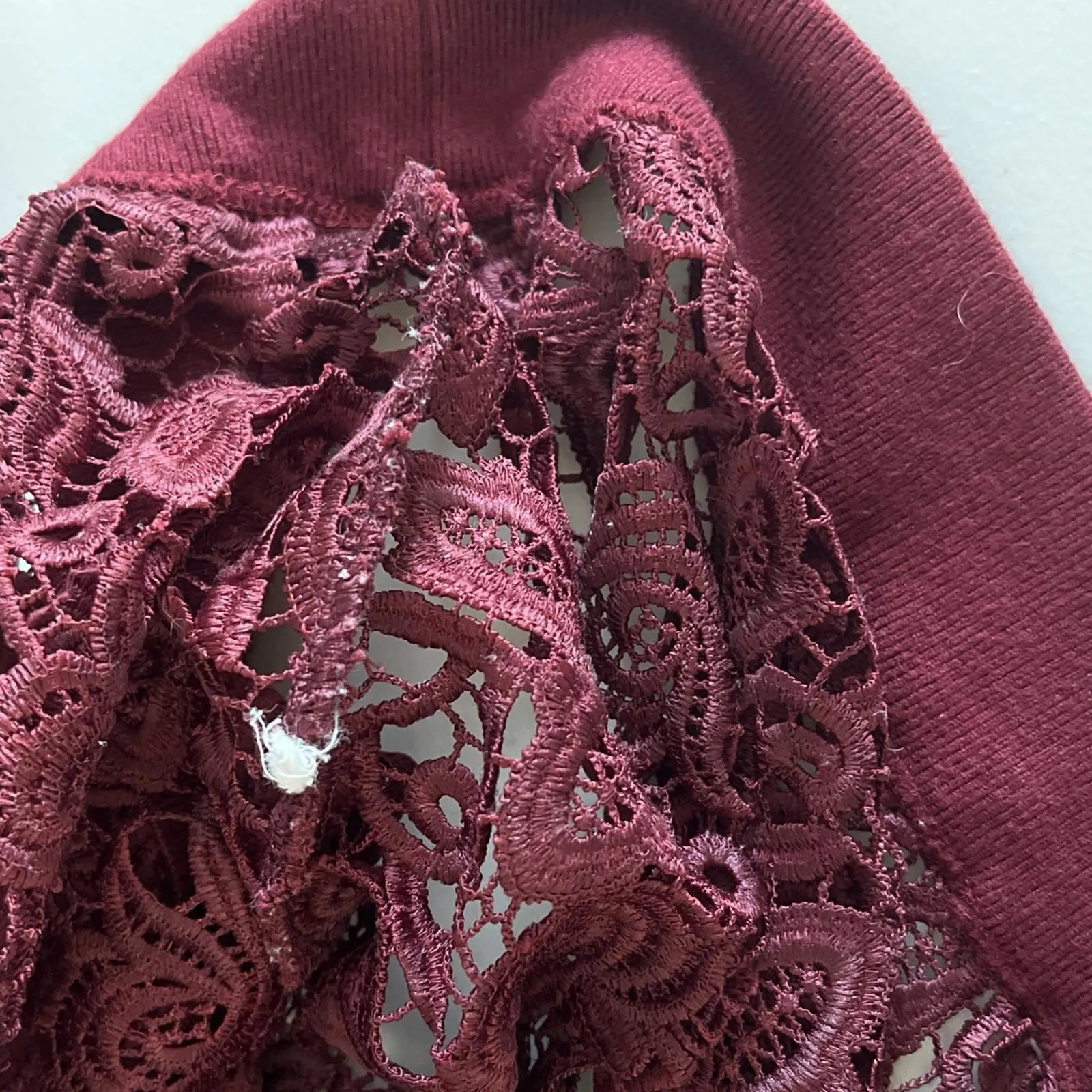 Aritzia Wilfred Floral Lace Shirt Burgundy Size XS - Image 6