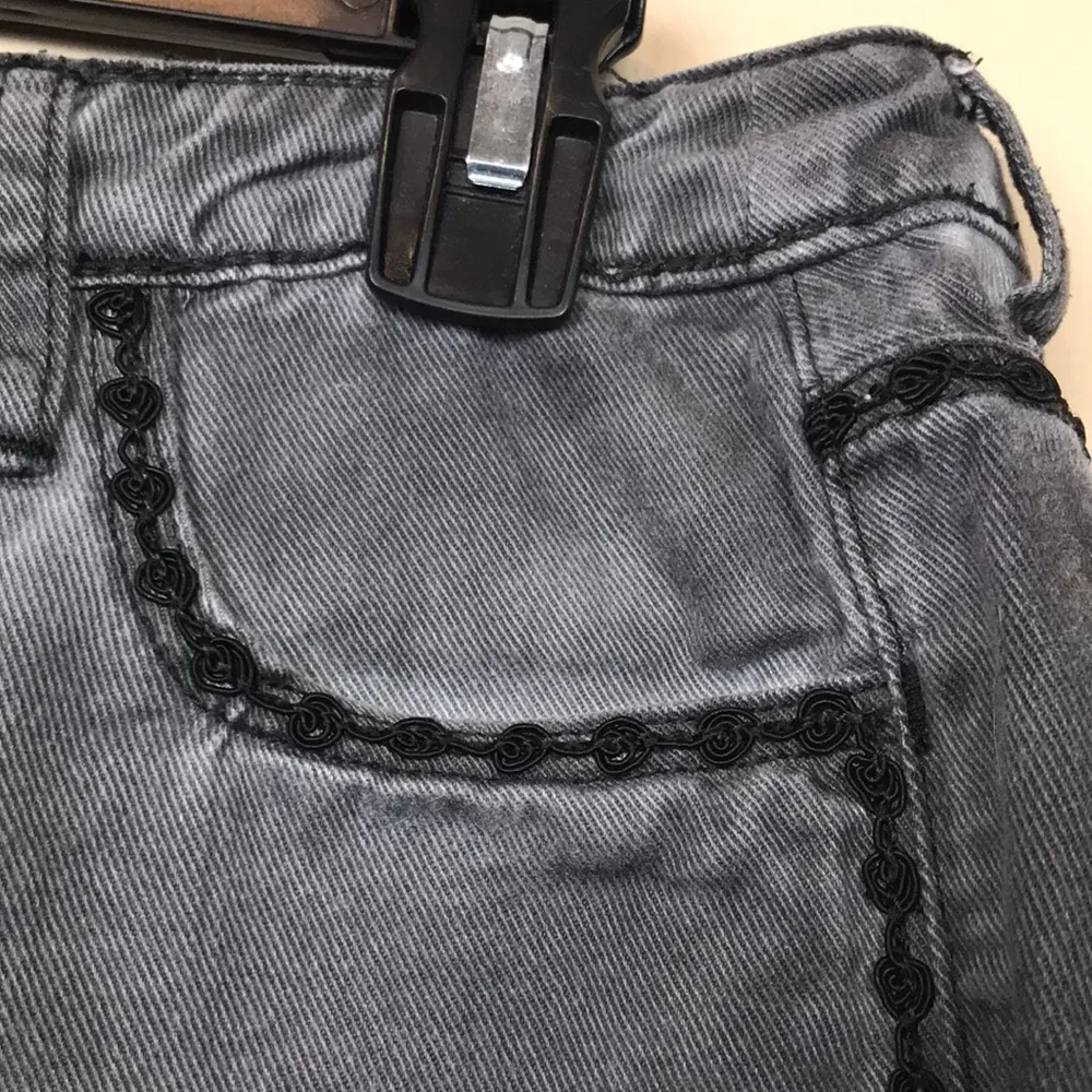 Free People Women’s Distressed Gray Black Rosettes Raw Hem Denim Jean Shorts - Image 4