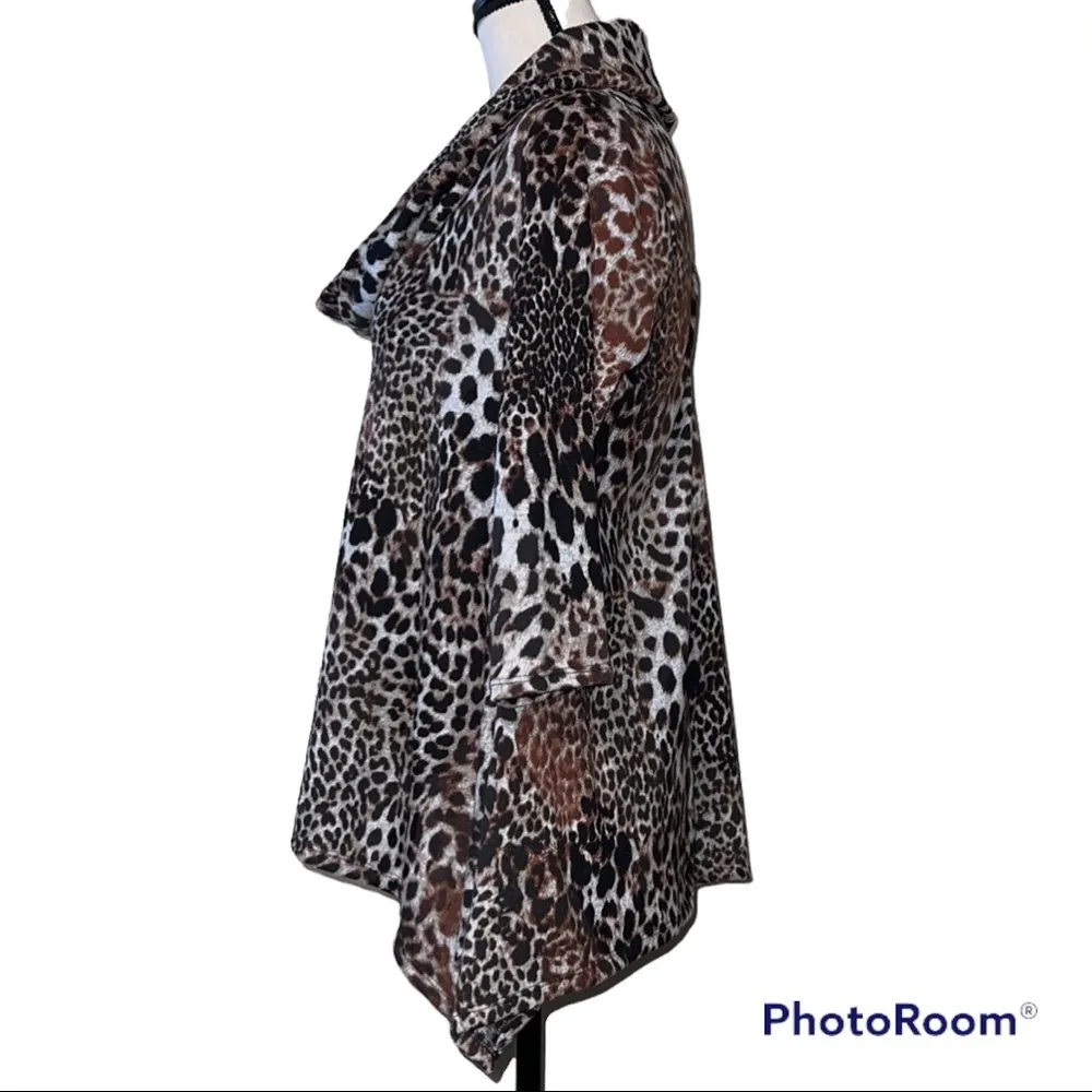 New Directions PS women's cowl neck cheetah print top shark bit hem 3/4 sleeve Brown Size undefined - Image 8