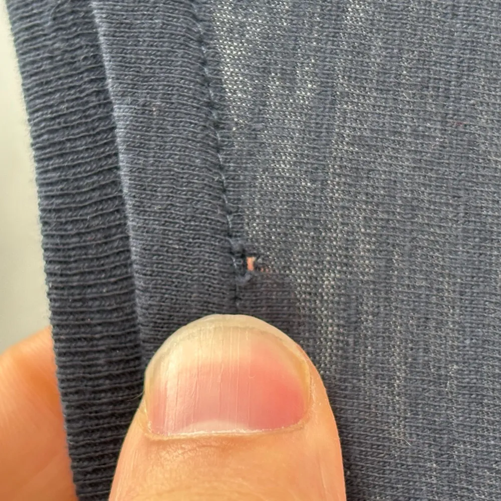 Looney tunes Warner brothers vintage tweety bird embroidered graphic tee medium - Image 9