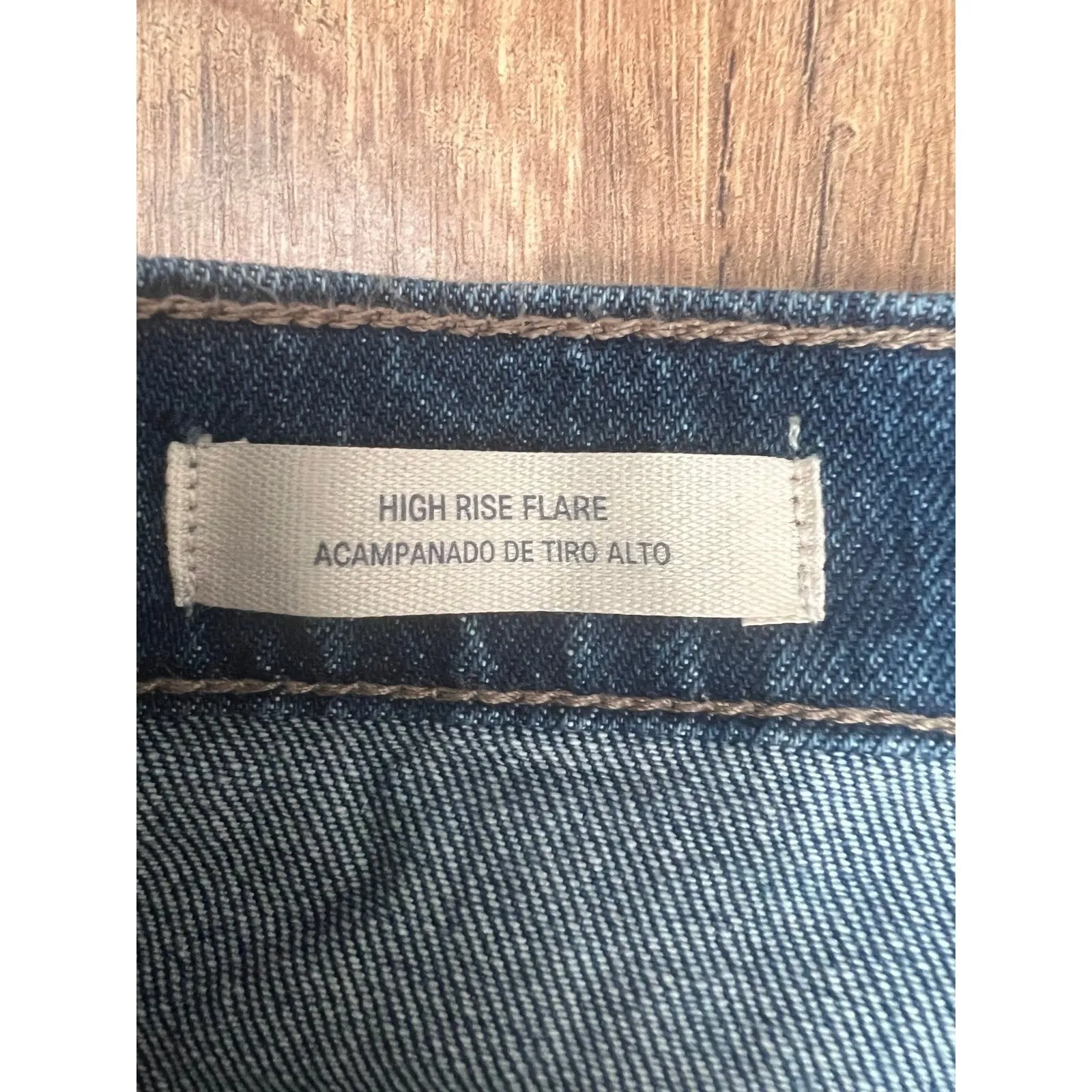 Universal Threads Universal Thread Womens 6/S High Rise Flare Jeans Medium Blue Wash‎ Flared NWOT - Image 6