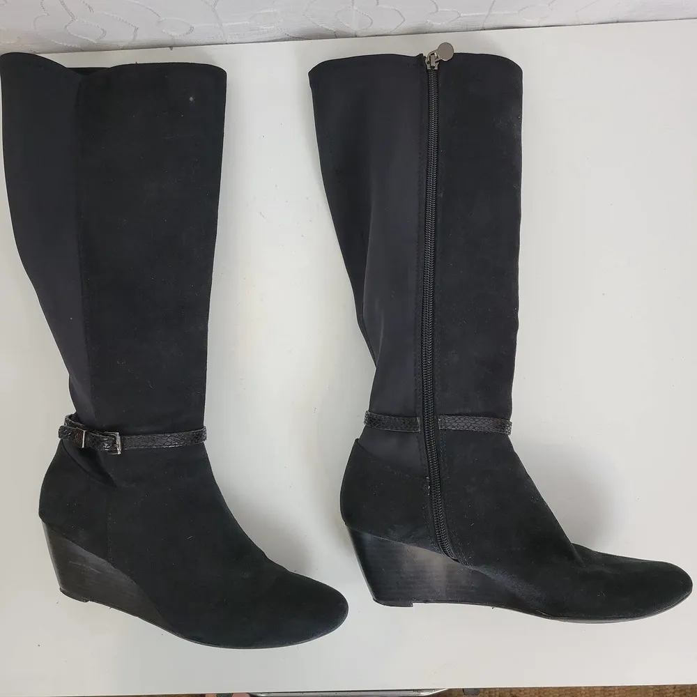 Dana Buchman Womens Boots Size 6.5 Black Suede Wedge Heel Knee High Side Zip - Image 6