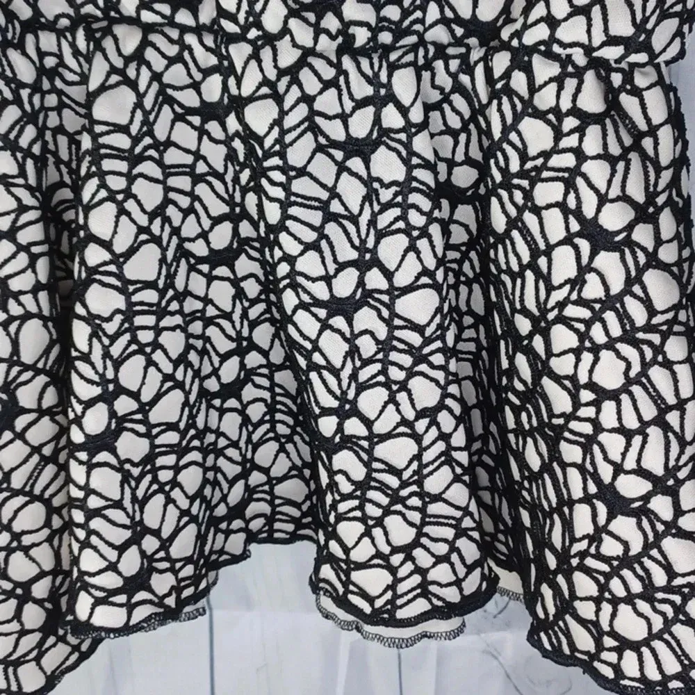 Charlotte Russe sleeveless y2k shirt with bow on the back - Image 4