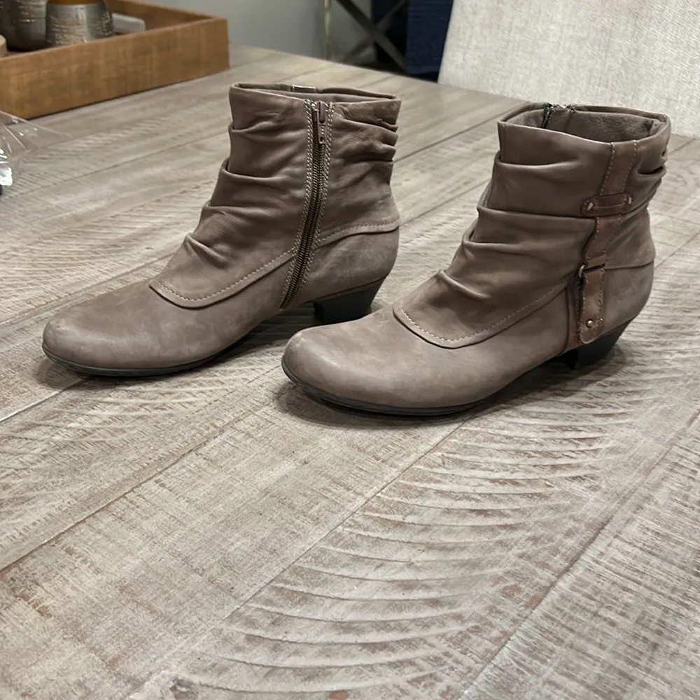 Cobb Hill Boots Womens 9M Ankle Bootie Side Zip Brown Leather VGUC Size 9 - Image 3