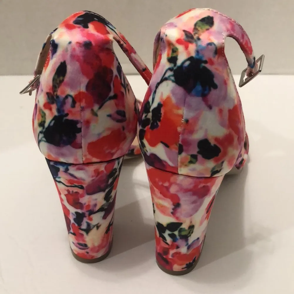 Madden Girl floral heels size 7 ankle strap open toe pink multicolored - Image 4