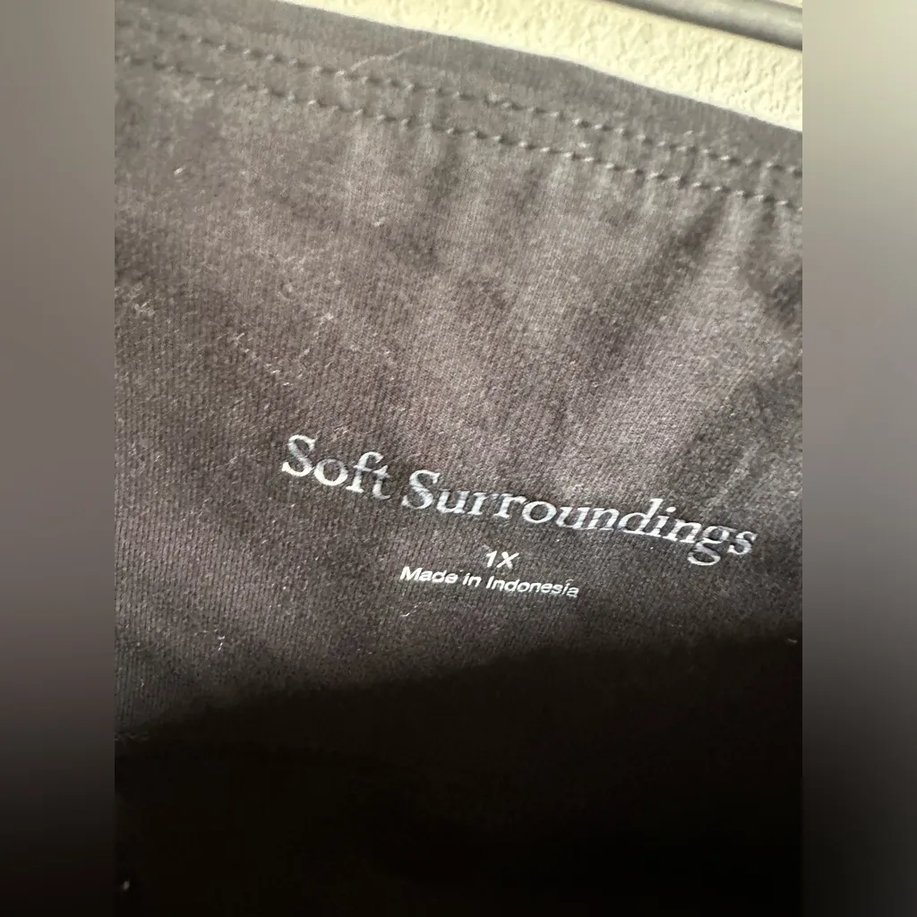 Soft Surroundings  BLACK Leggings. - Image 3