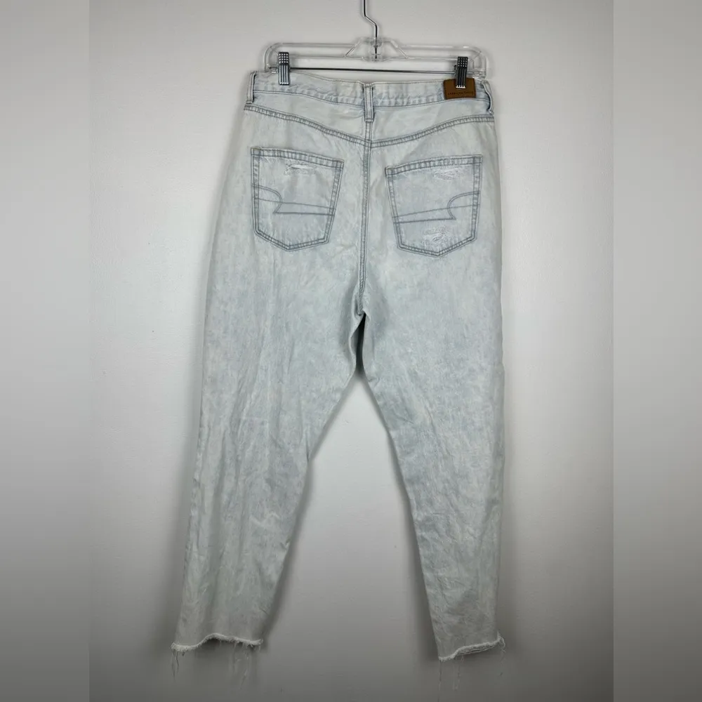 American Eagle Outfitters Mom Jeans Light Wash High Rise Denim Raw Hem Sz 12 - Image 2
