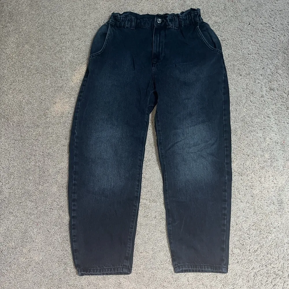 ZARA Baggy Slouchy Fit Paperbag Jeans High‎ Waist Cropped Ankle Faded Black 8 - Image 4