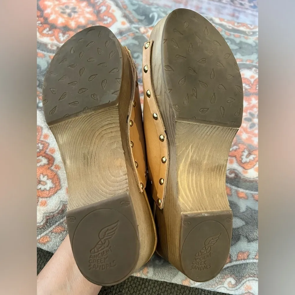 ANCIENT GREEK 8/38 Sagini Leather Studded Clogs Mules Tan - Image 7