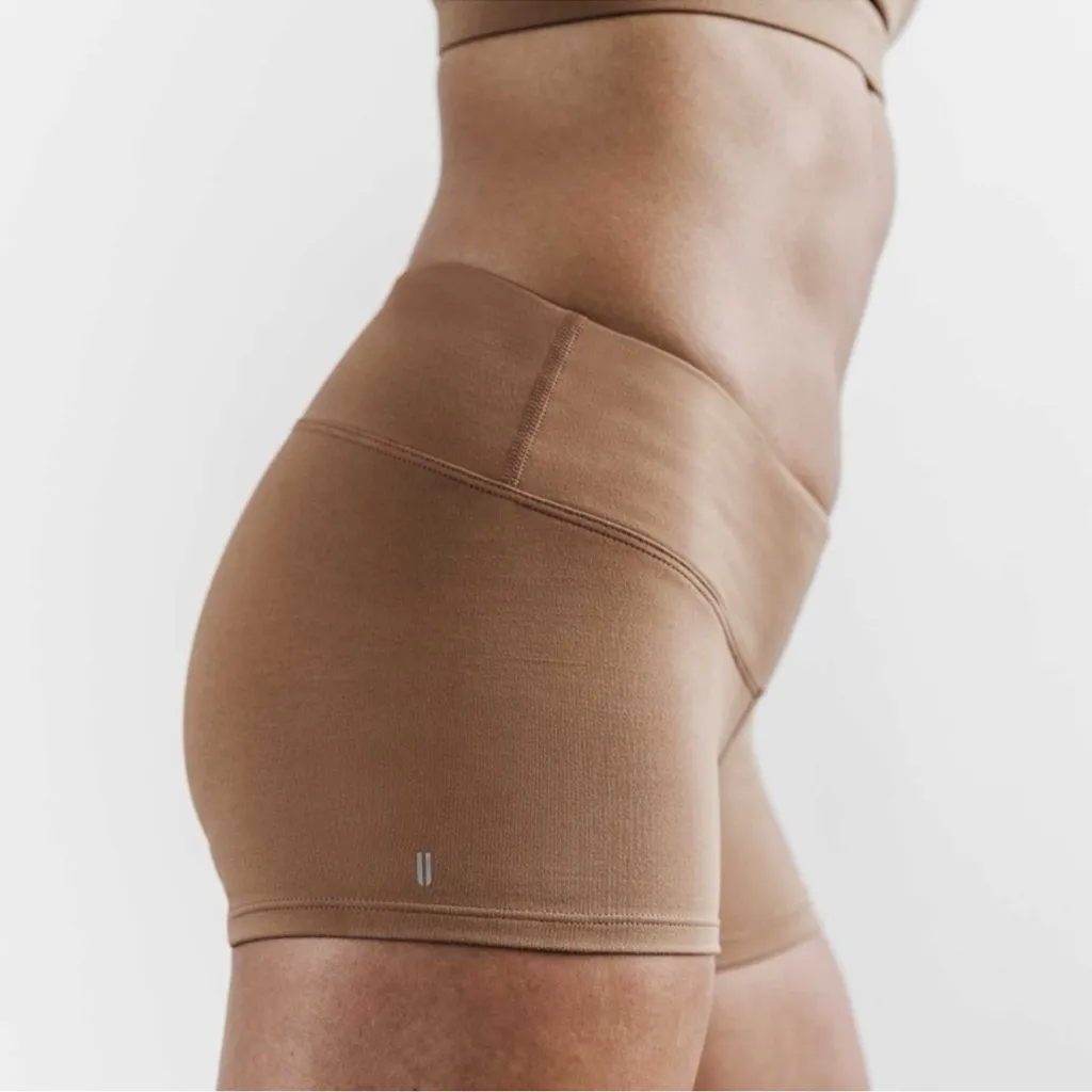 NWT NOBULL Women's Matte Short 2" - Large - Toffee Brown - Image 4