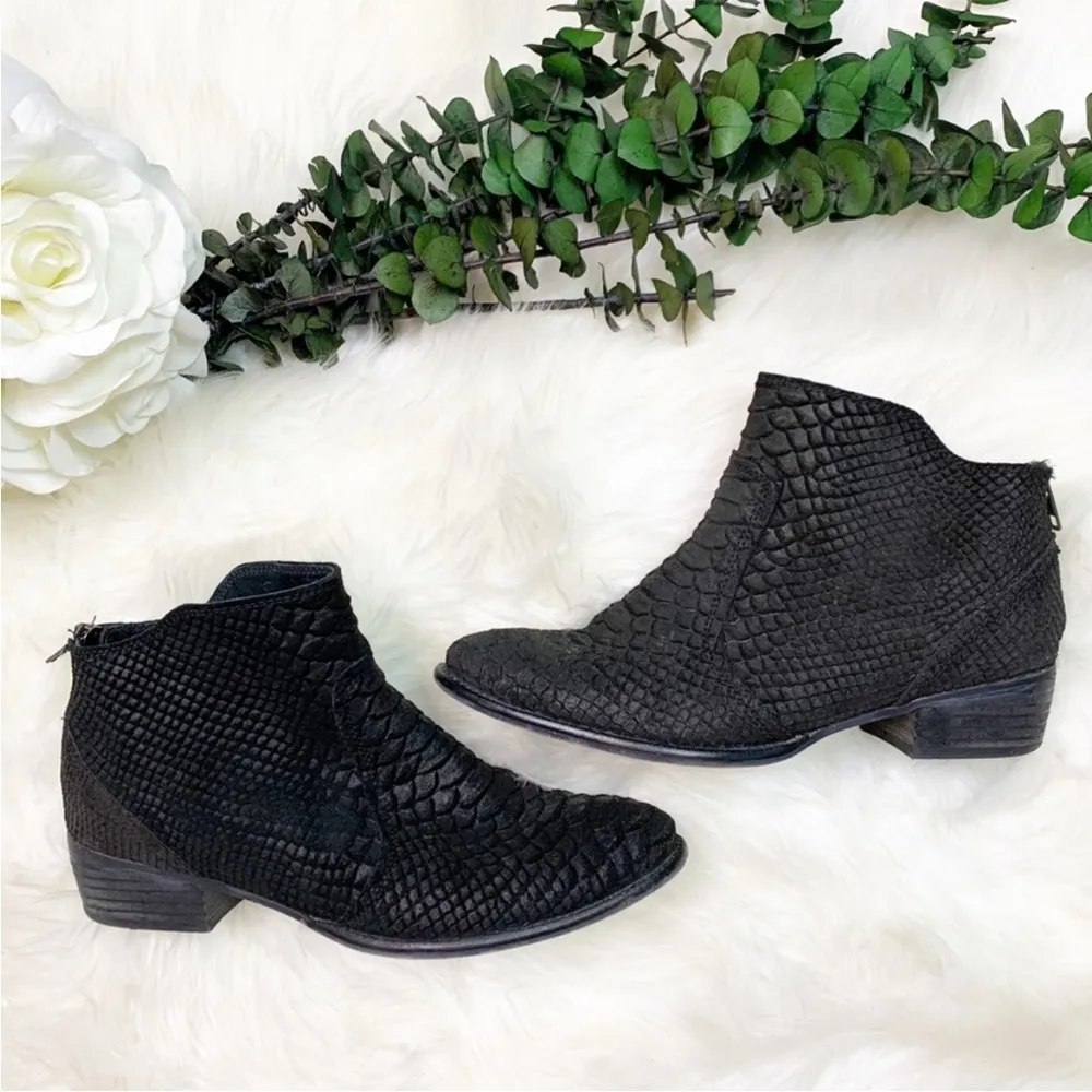 Seychelles Size 7 Black Reunited Snake Skin Suede Leather Heeled Booties - Image 3