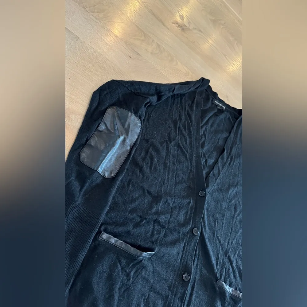 Banana Republic oversized black cardigan with faux leather trim size large - Image 5