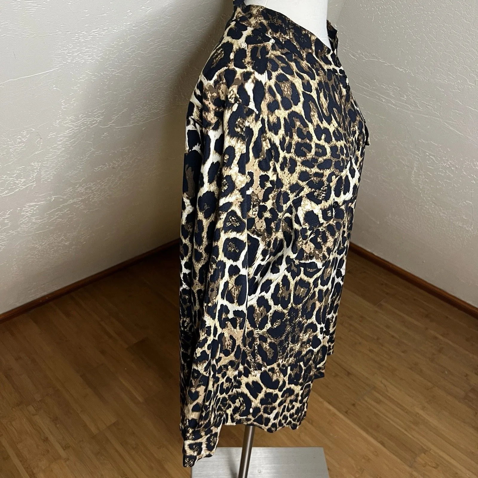 Susan Graver Button Down Top Womens L Brown Animal Print Long Sleeve Mobwife - Image 7
