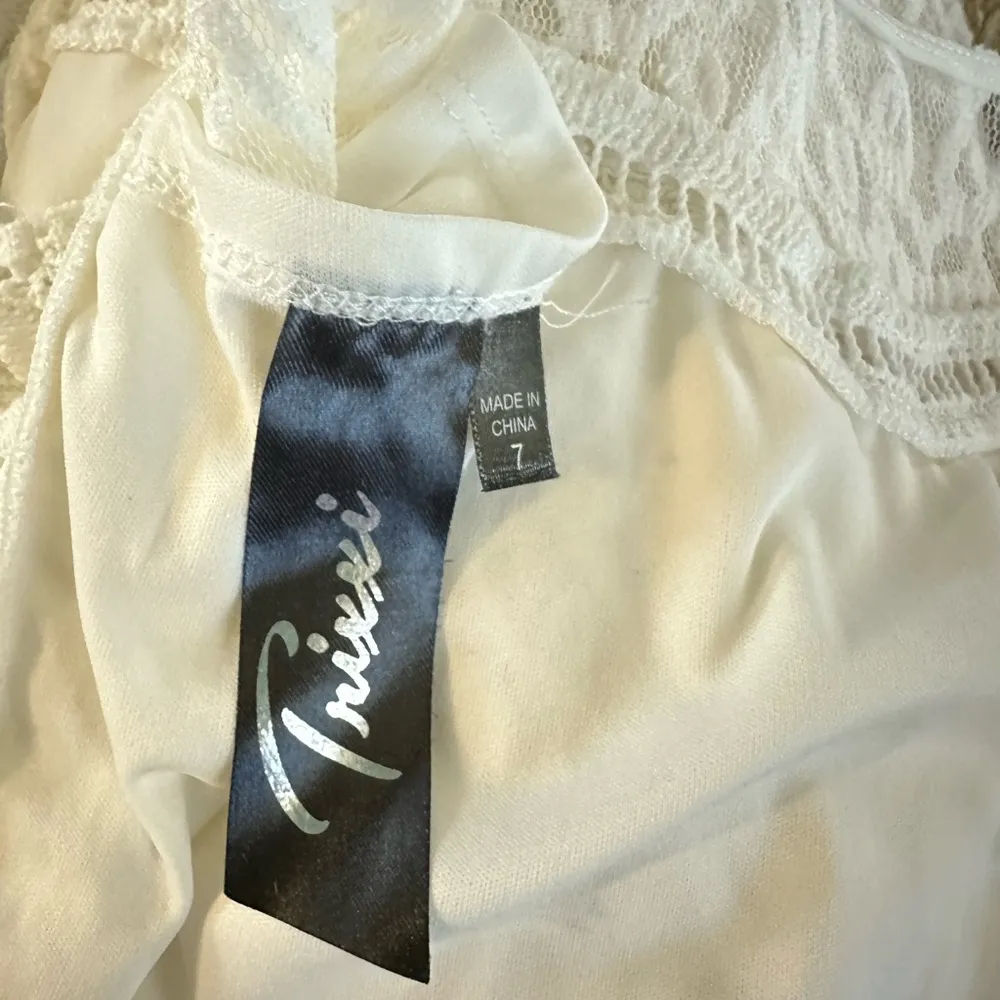 Trixxi Cute Lacy Lined Dress Size 7 - Image 3