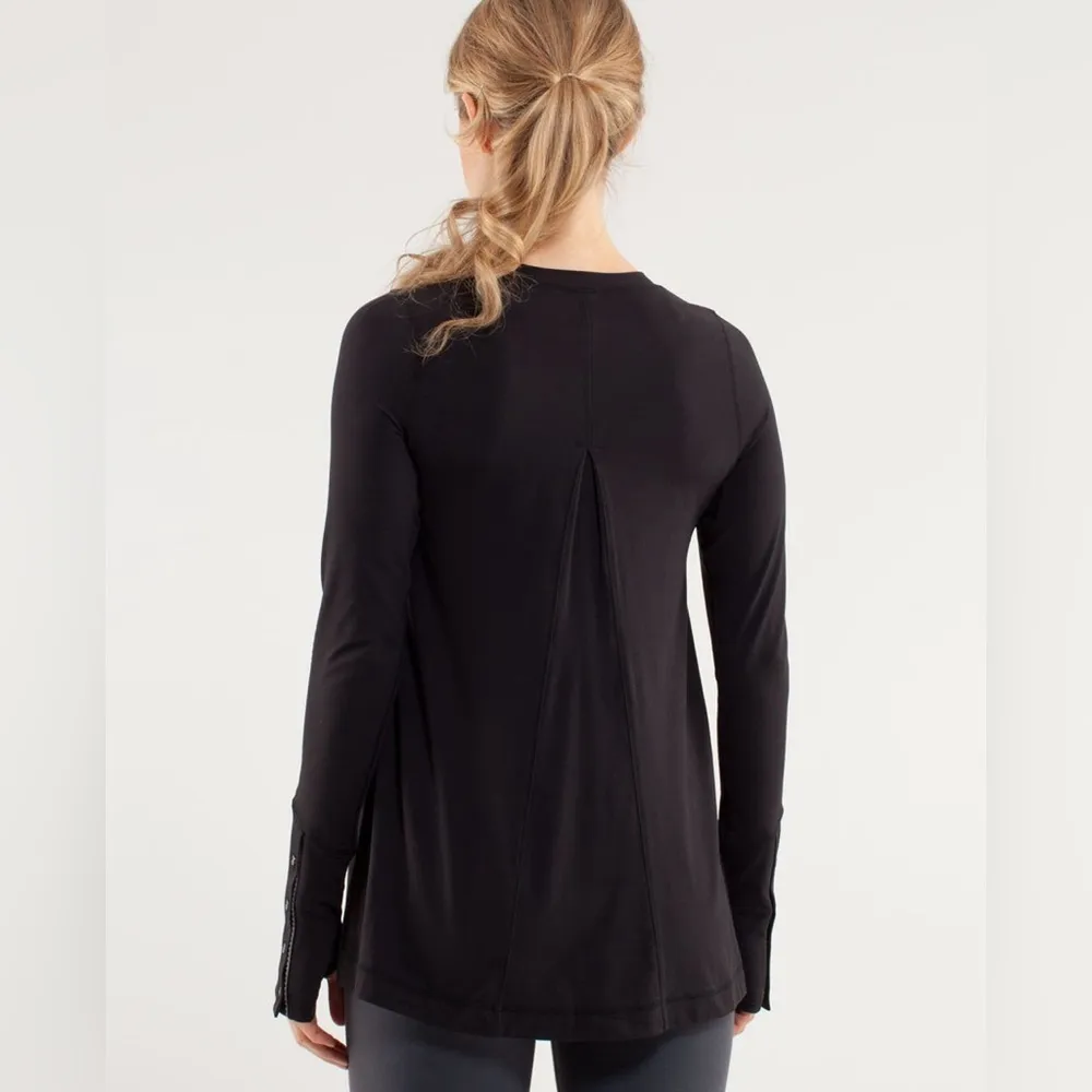 Lululemon  Ride On Henley in black - Image 2