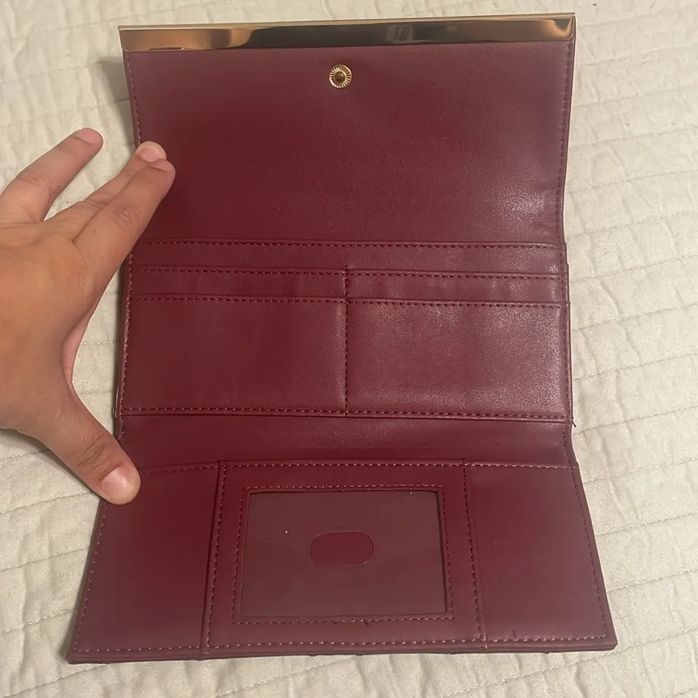 A new day burgundy wallet; in good condition - Image 2