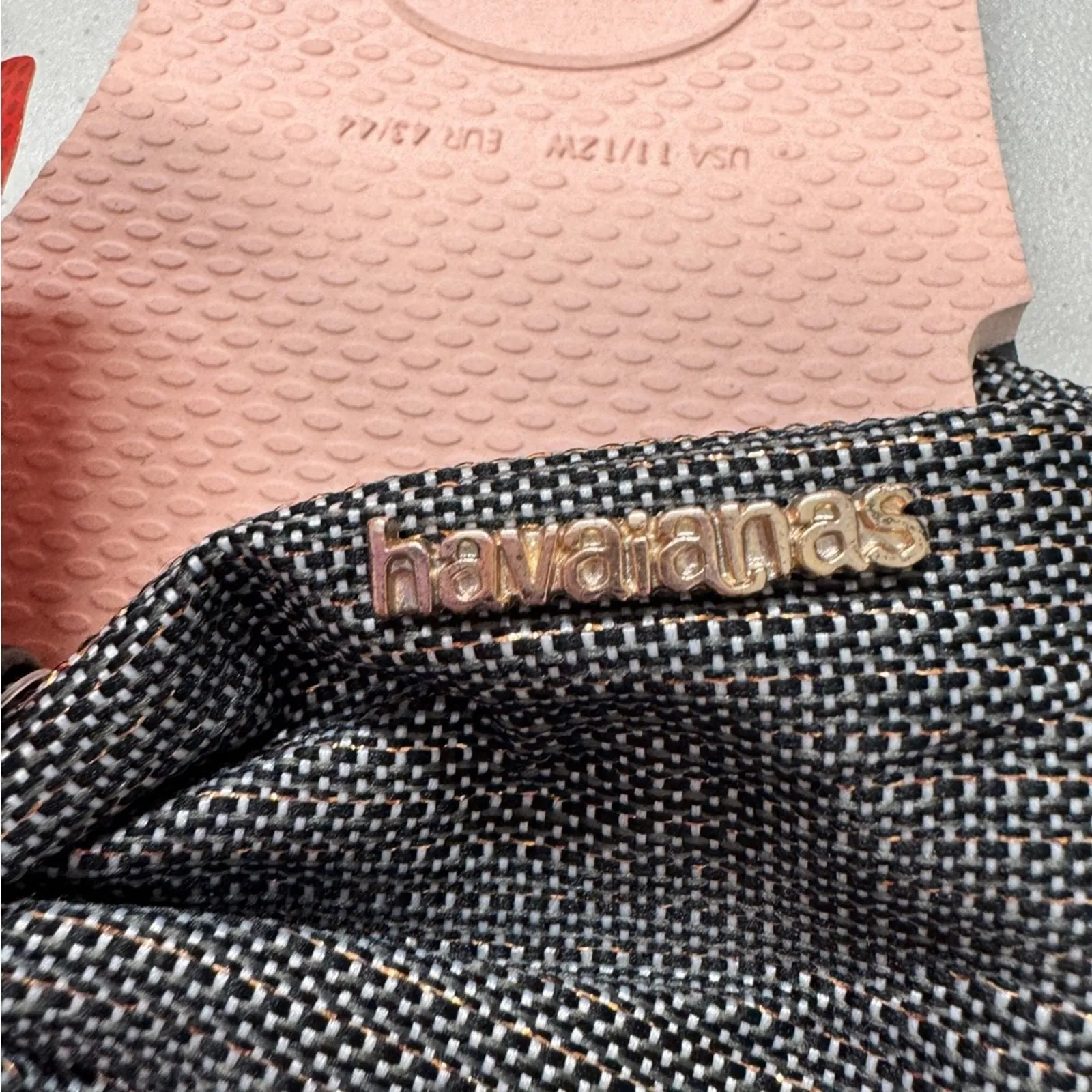 Havaianas Grey Silver Thong Sandals Womens 11/12 NWT Beachy Vacation Flats - Image 3