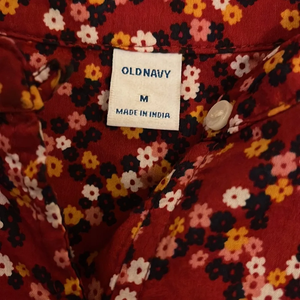 Old Navy Women’s Red Floral Tunic - Image 3