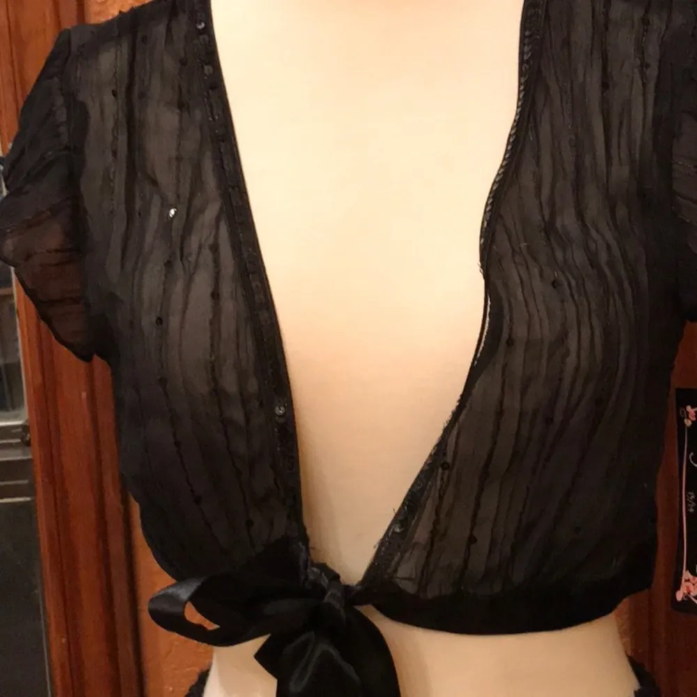 NWT Top cropped with bling - Image 2