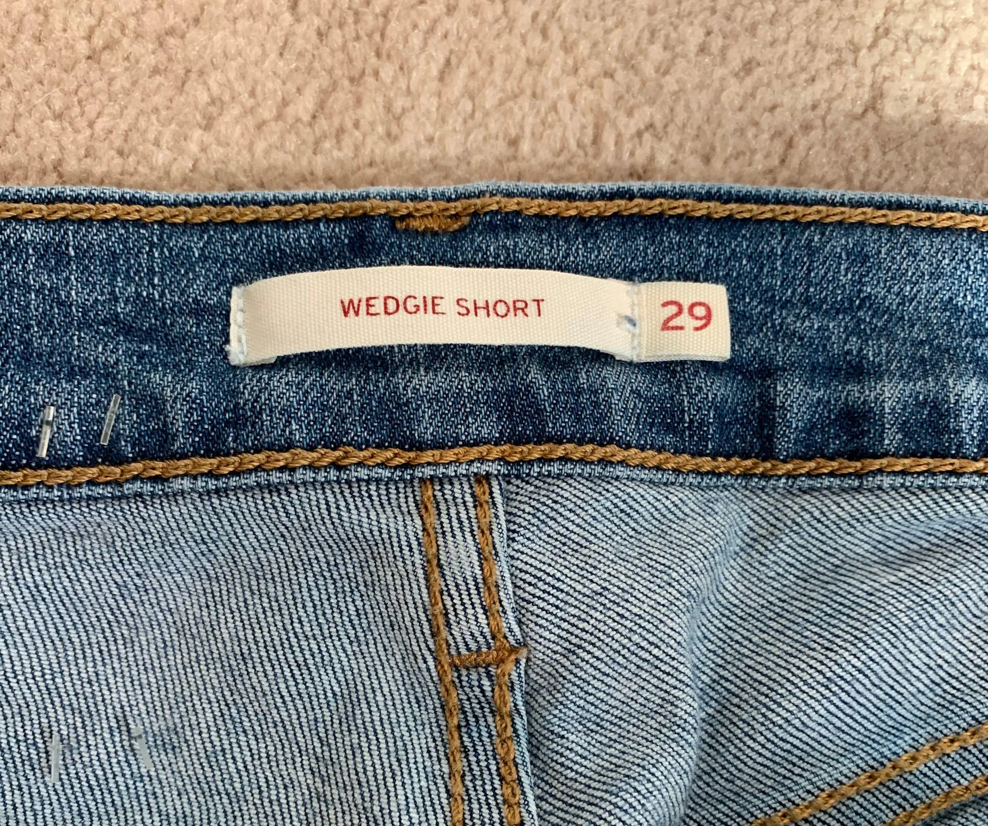 Levi’s Wedgie Shorts - Image 5