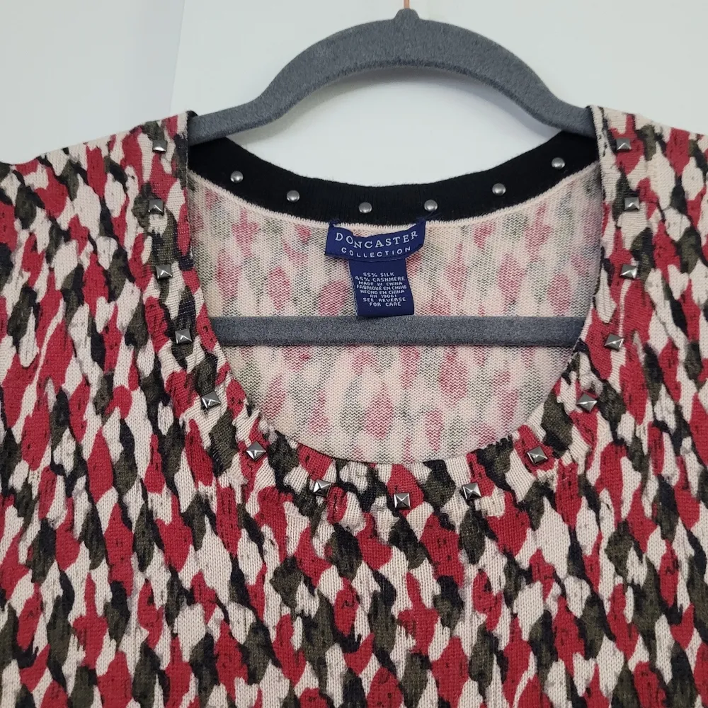 Doncaster Collection Silk and Cashmere Sleeveless Sweater - Image 2