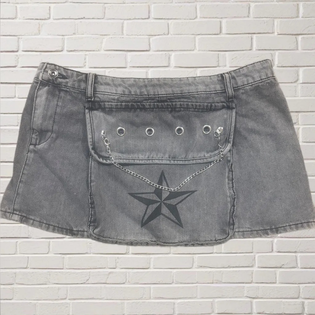 Gray Denim Mini Skirt Chains Star Statement Y2K Goth Punk Emo Alternative Sz M - Image 4