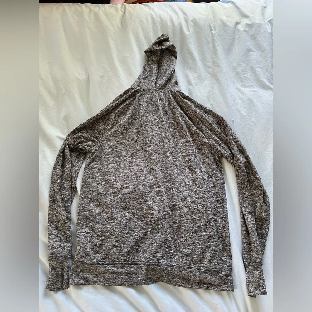Like new: GAP Fit gray zip up hoodie - Image 6
