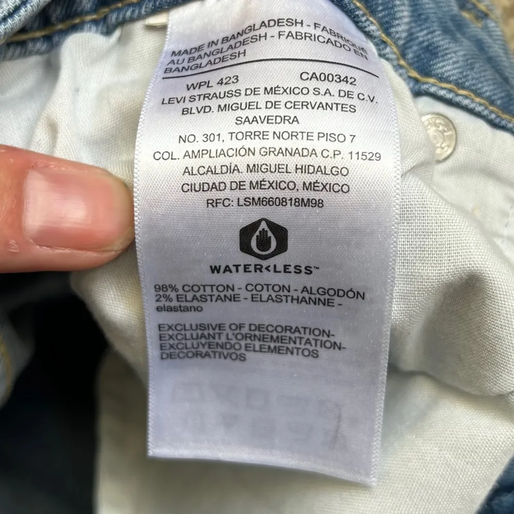 Denizen from Levi’s Medium Wash Mid Rise Shorts Size 12 31 Casual Summer - Image 3