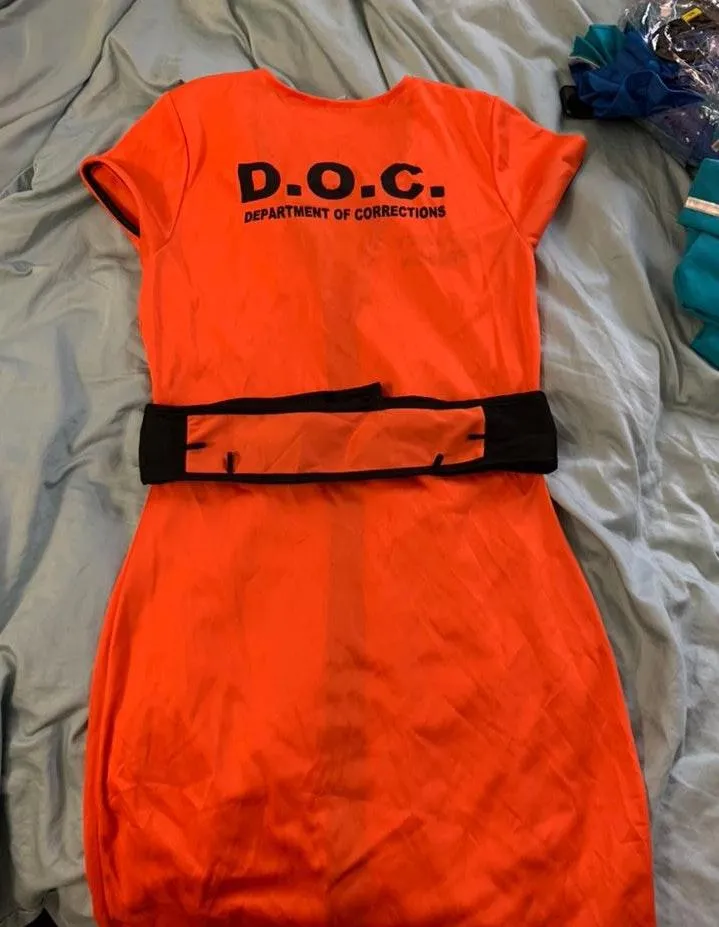 DOC Convict Costume Orange Size M - Image 3