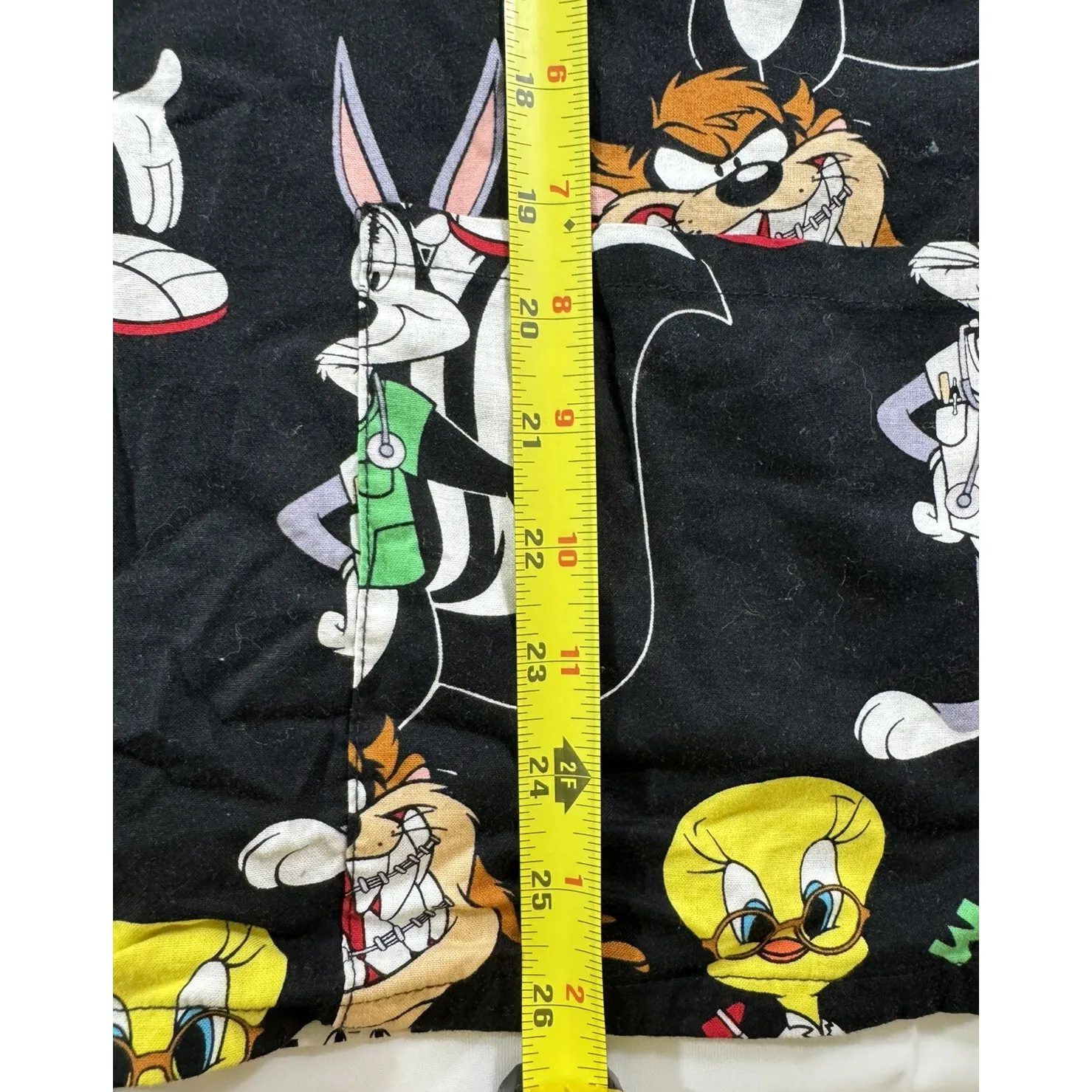 Looney Tunes Scrub Top What's Up Doc? Taz Marvin Tweety Pepe Bugs‎ Womens Sz S - Image 9