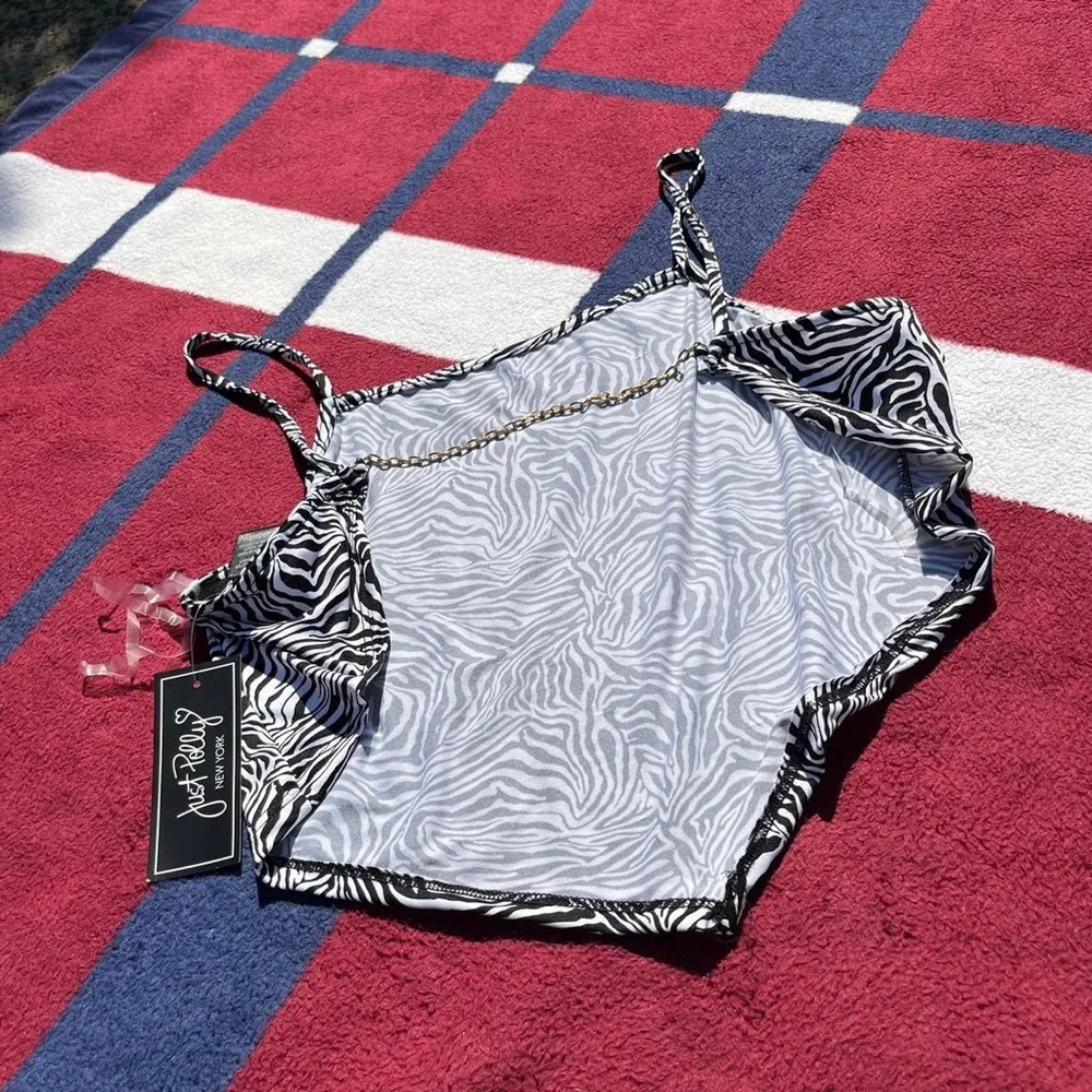 NWT Polly and Esther zebra print cropped backless top black white v cut - Image 2