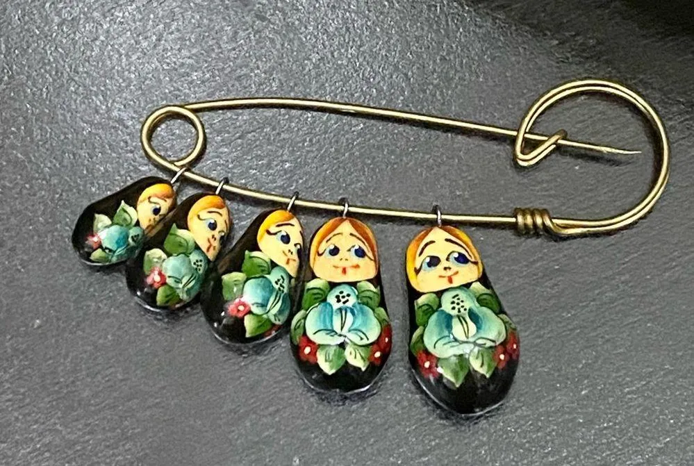 Vintage Nesting Doll Russian Doll Brooch Pin - Image 4