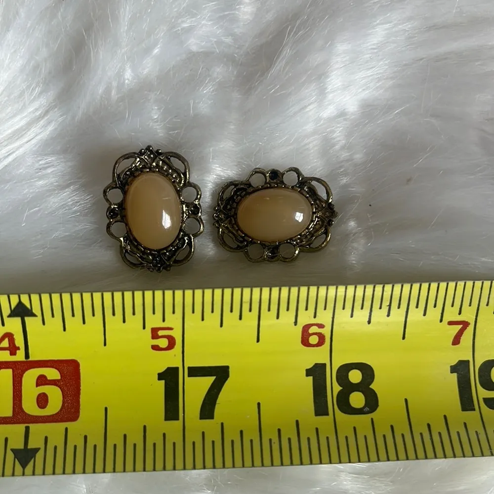 Pretty cabachon filigree earrings - Image 3