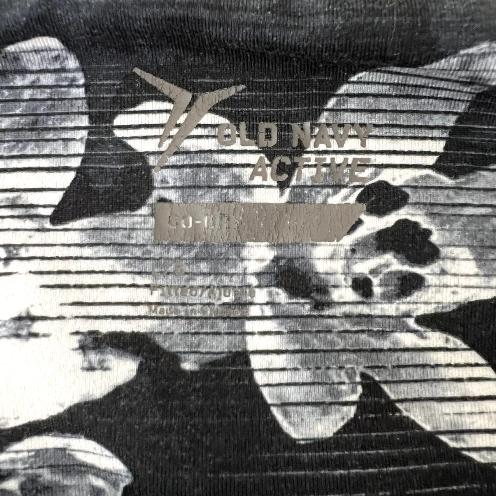 Old Navy Active Floral Capri Leggings - Image 4